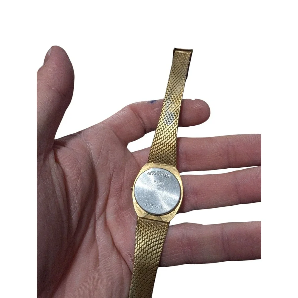 RARE 1980's DIGITAL WATCH womens HANTRONIX ITALY with‎ RED LED DISPLAY! Untested